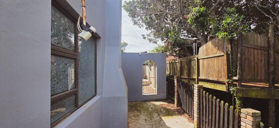 4 Bedroom Property for Sale in Boknesstrand Eastern Cape